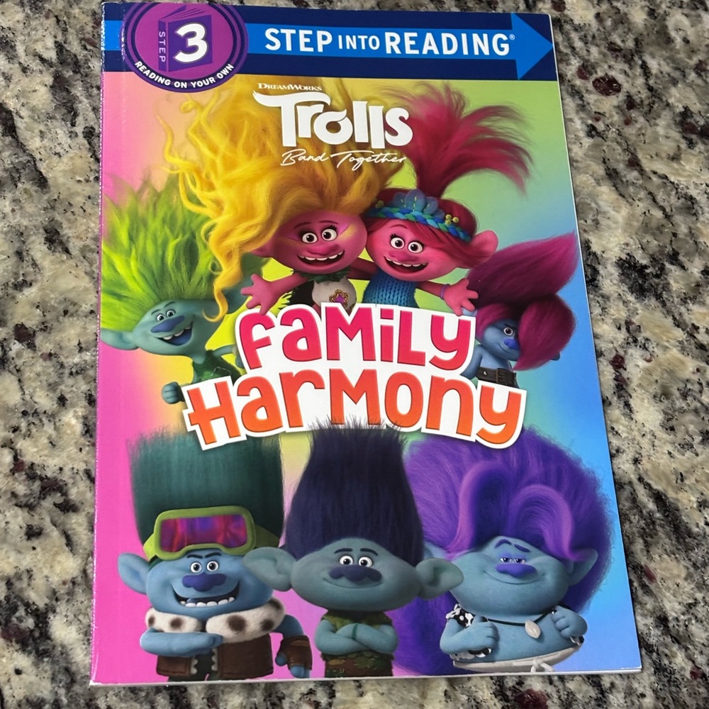 Trolls Family Harmony Book - Level 3 Reader